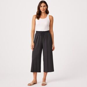 Old Navy Women’s Size M Super Soft Cropped Gray Activewear Pants / 3351